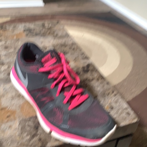 Woman running shoe used - Picture 2 of 2